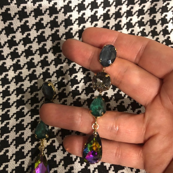 Multi colored dangle earrings - Picture 3 of 3